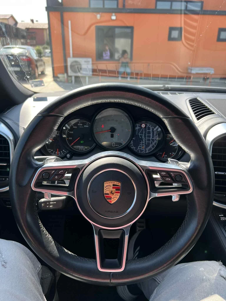 Porsche Cayenne, снимка 10 - Автомобили и джипове - 55528292