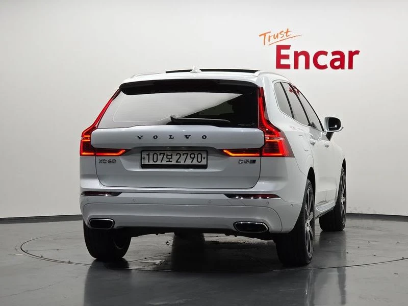 Volvo XC60 D5 Inscription| 190к.с.| ВКЛ.ТЕХНОТЕСТ, снимка 4 - Автомобили и джипове - 55616446