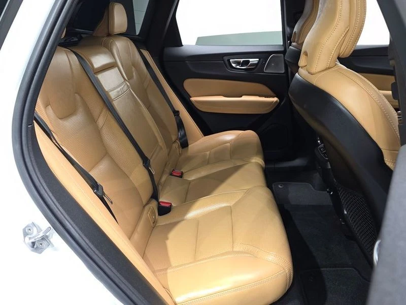 Volvo XC60 D5 Inscription| 190к.с.| ВКЛ.ТЕХНОТЕСТ, снимка 12 - Автомобили и джипове - 55616446