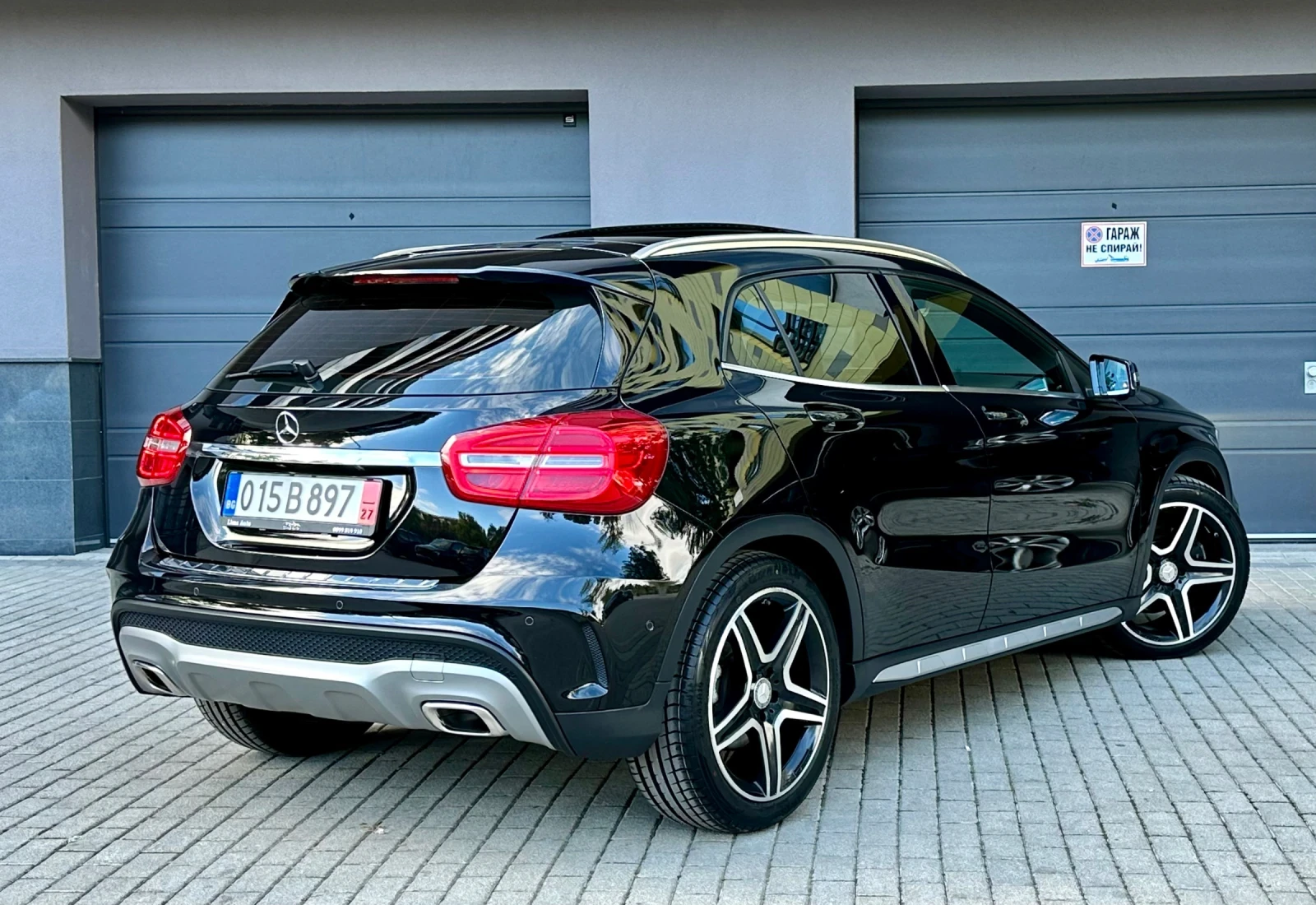 Mercedes-Benz GLA 220 AMG Line / Pano / Navi  - изображение 4