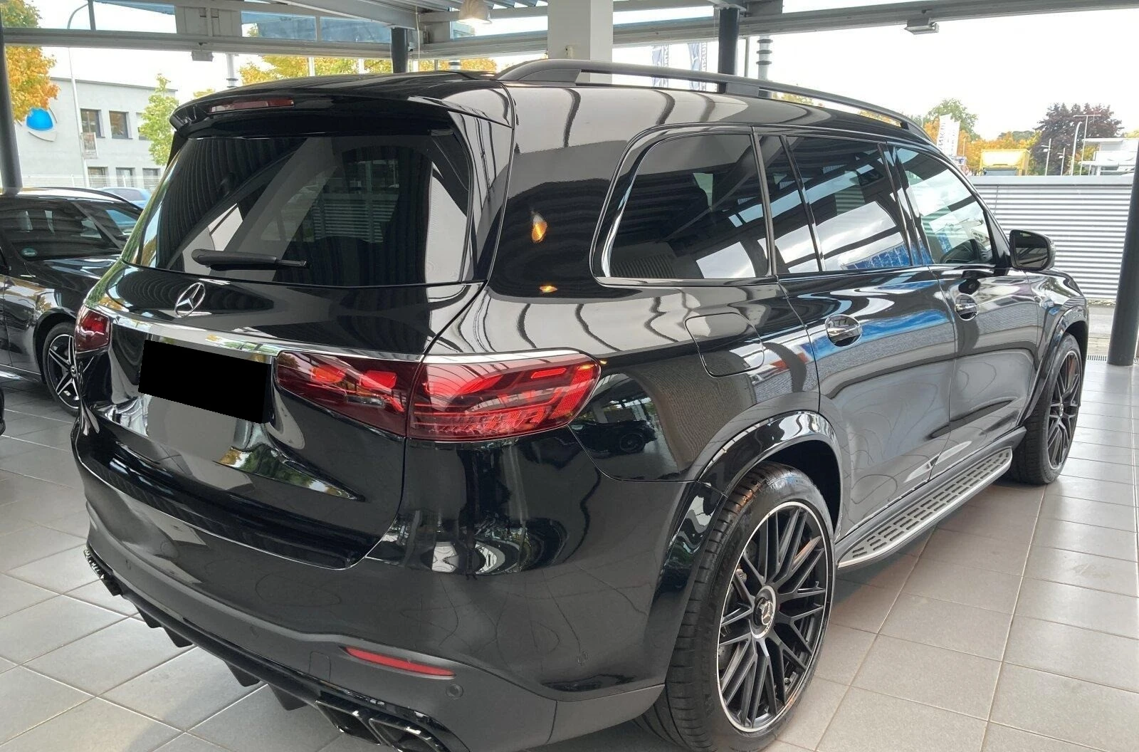 Mercedes-Benz GLS 63 AMG /4-MATIC/FACELIFT/BURM/PANO/ACTIVE RIDE/HEAD UP/TV - изображение 5