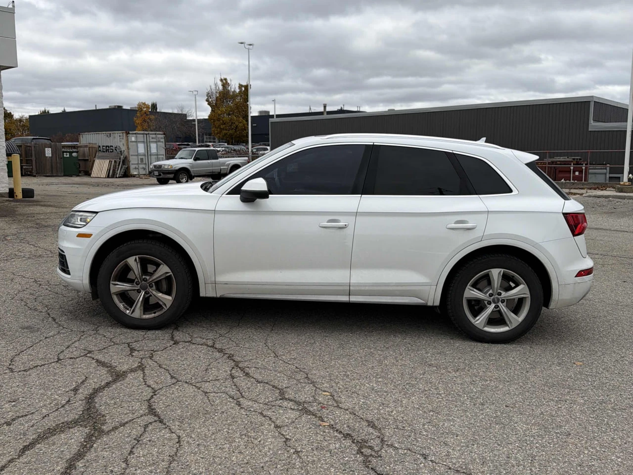 Audi Q5 * АВТО КРЕДИТ* ЦЕНА ДО БГ * СЕРВИЗНА ИСТОРИЯ *  - изображение 4