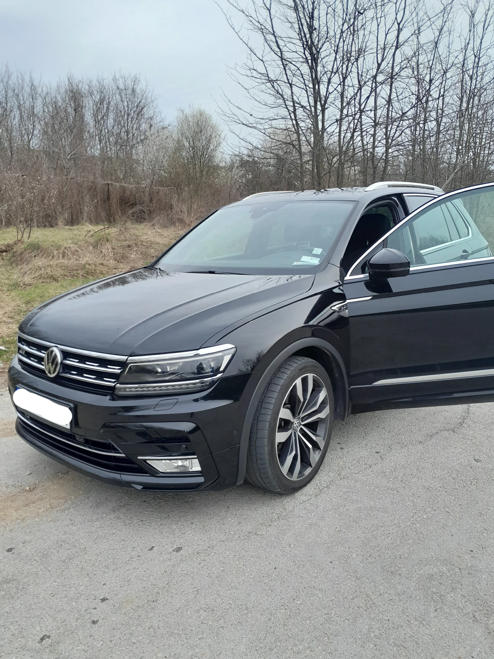 VW Tiguan R-line, снимка 5 - Автомобили и джипове - 54096212