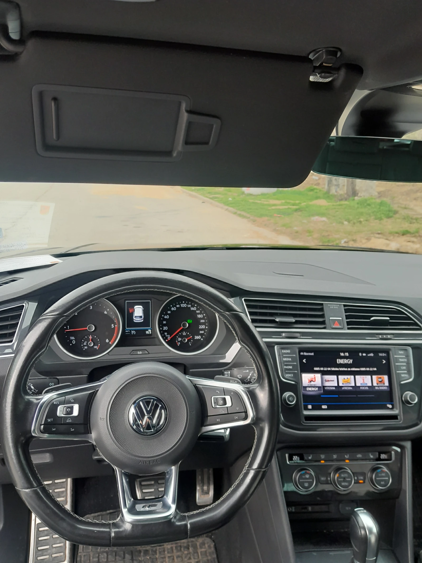 VW Tiguan R-line, снимка 11 - Автомобили и джипове - 54096212