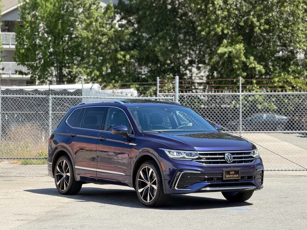 VW Tiguan HIGHLINE* R-LINE* 4MOTION* ПАНО* КАМЕРИ* , снимка 2 - Автомобили и джипове - 54511016
