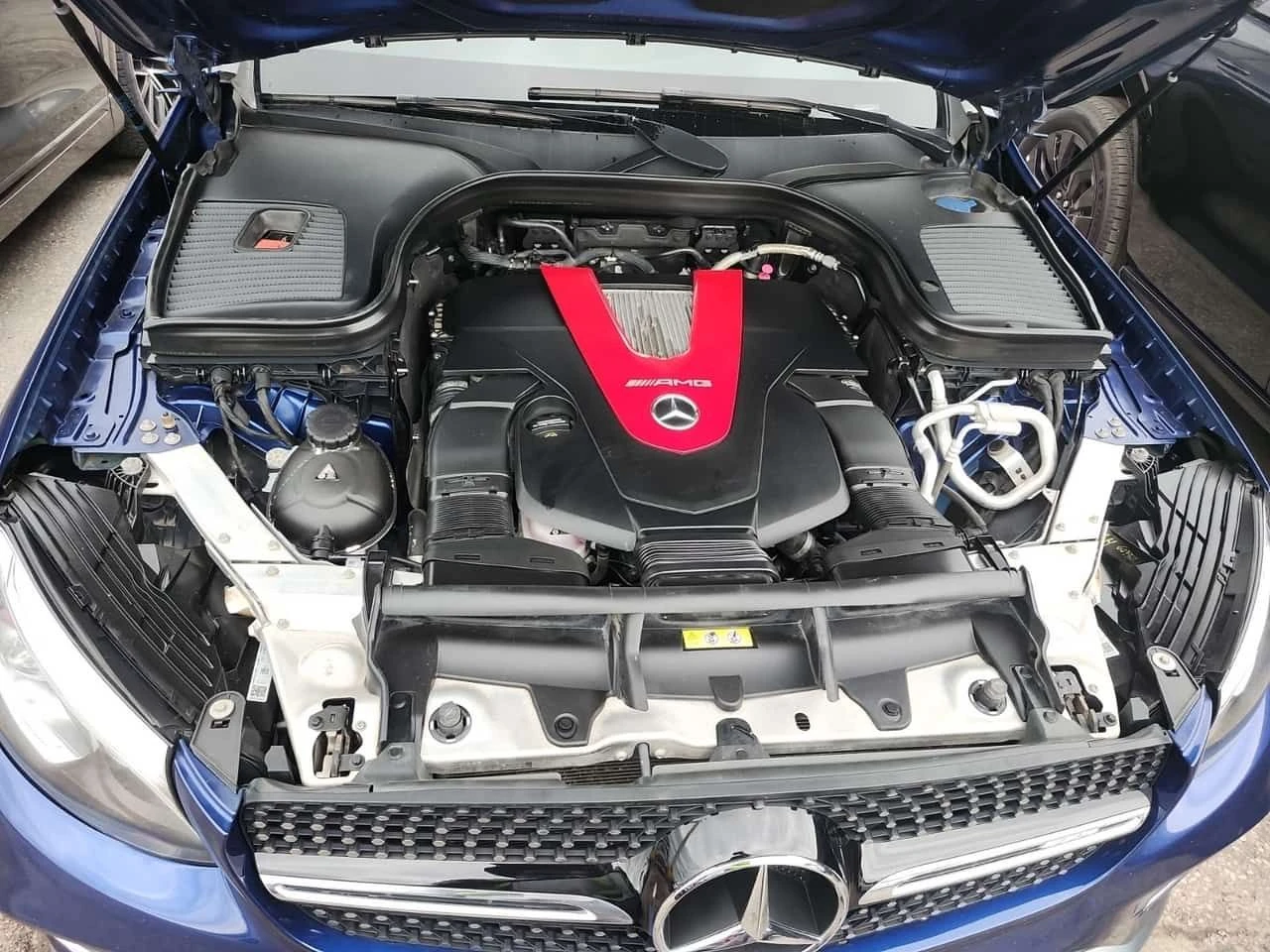 Mercedes-Benz GLC 43 AMG BURMESTER * PANO * KEYLESS *  ПОДГРЕВИ * CARFAX, снимка 16 - Автомобили и джипове - 54941927