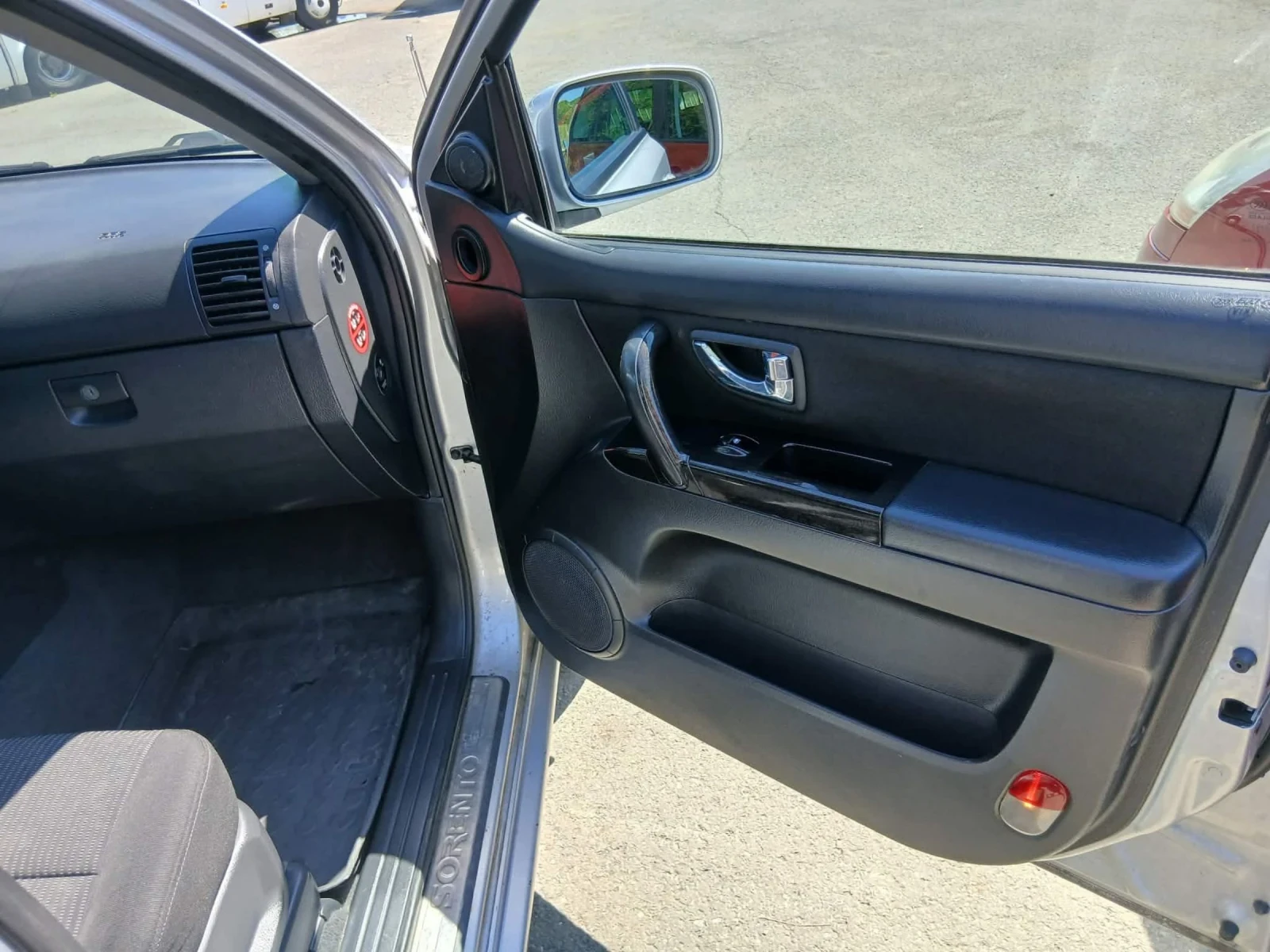 Kia Sorento 2.5 CRDi, снимка 9 - Автомобили и джипове - 54963978