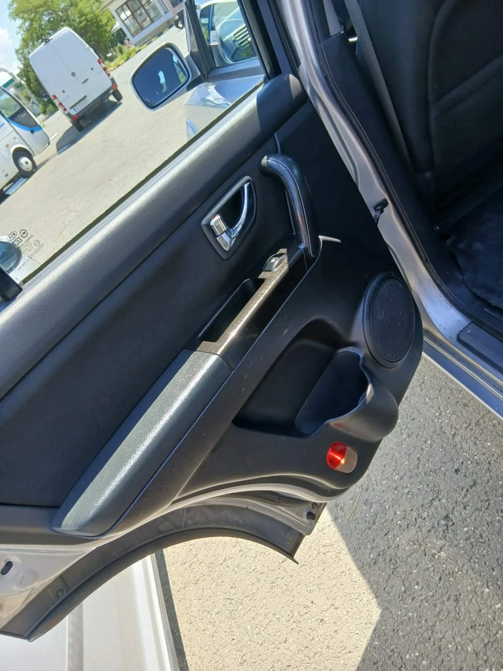 Kia Sorento 2.5 CRDi, снимка 8 - Автомобили и джипове - 54963978