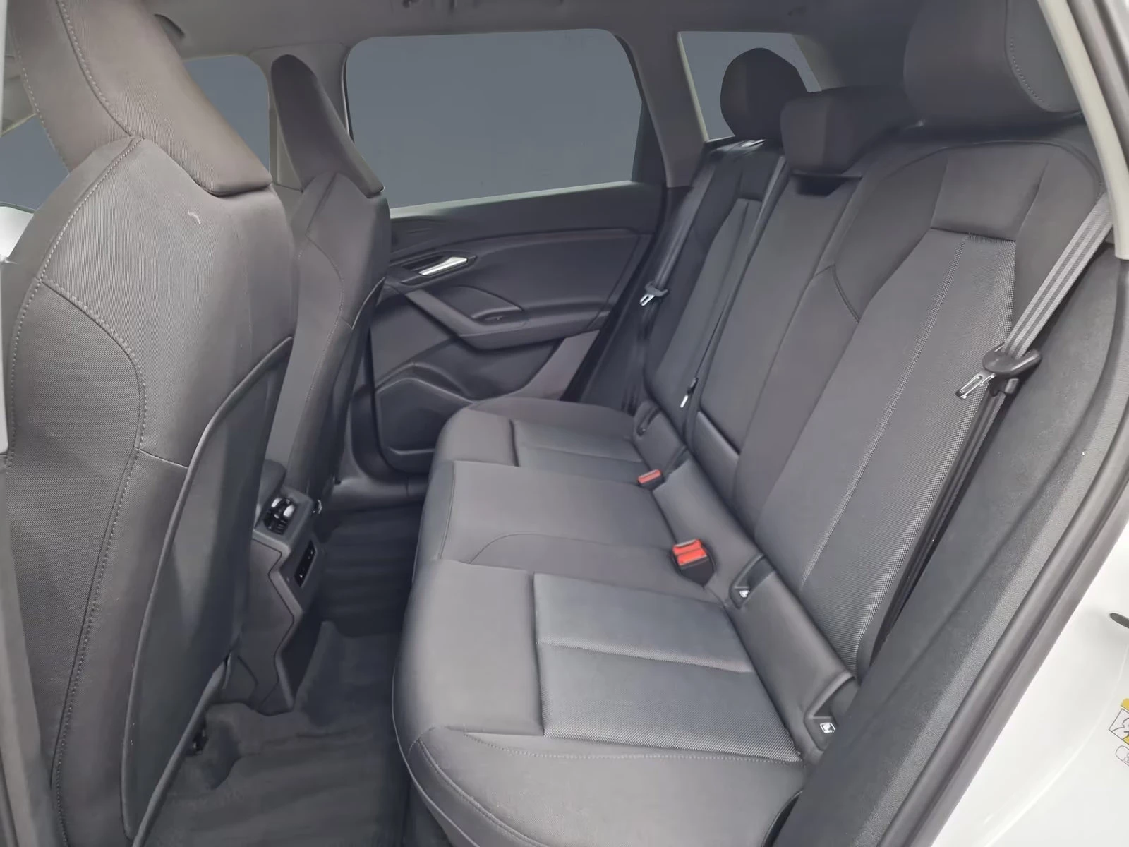 Audi Q6 E-TRON/S-LINE/252HP/TECH LED/ACC/CAM/20"/550z, снимка 11 - Автомобили и джипове - 55186618