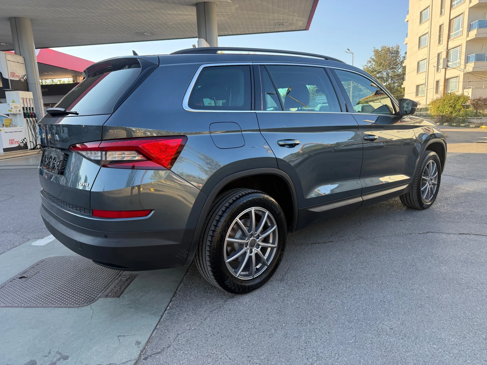 Skoda Kodiaq 2.0TDI/4x4/FULL/CH, снимка 3 - Автомобили и джипове - 56298258