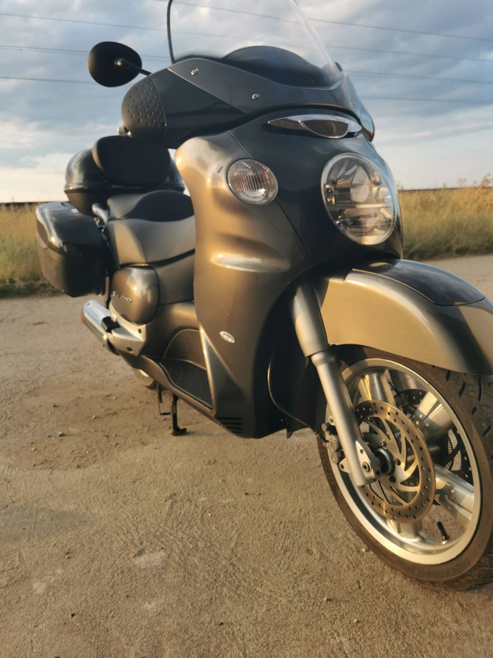 Aprilia Scarabeo Макси скутер