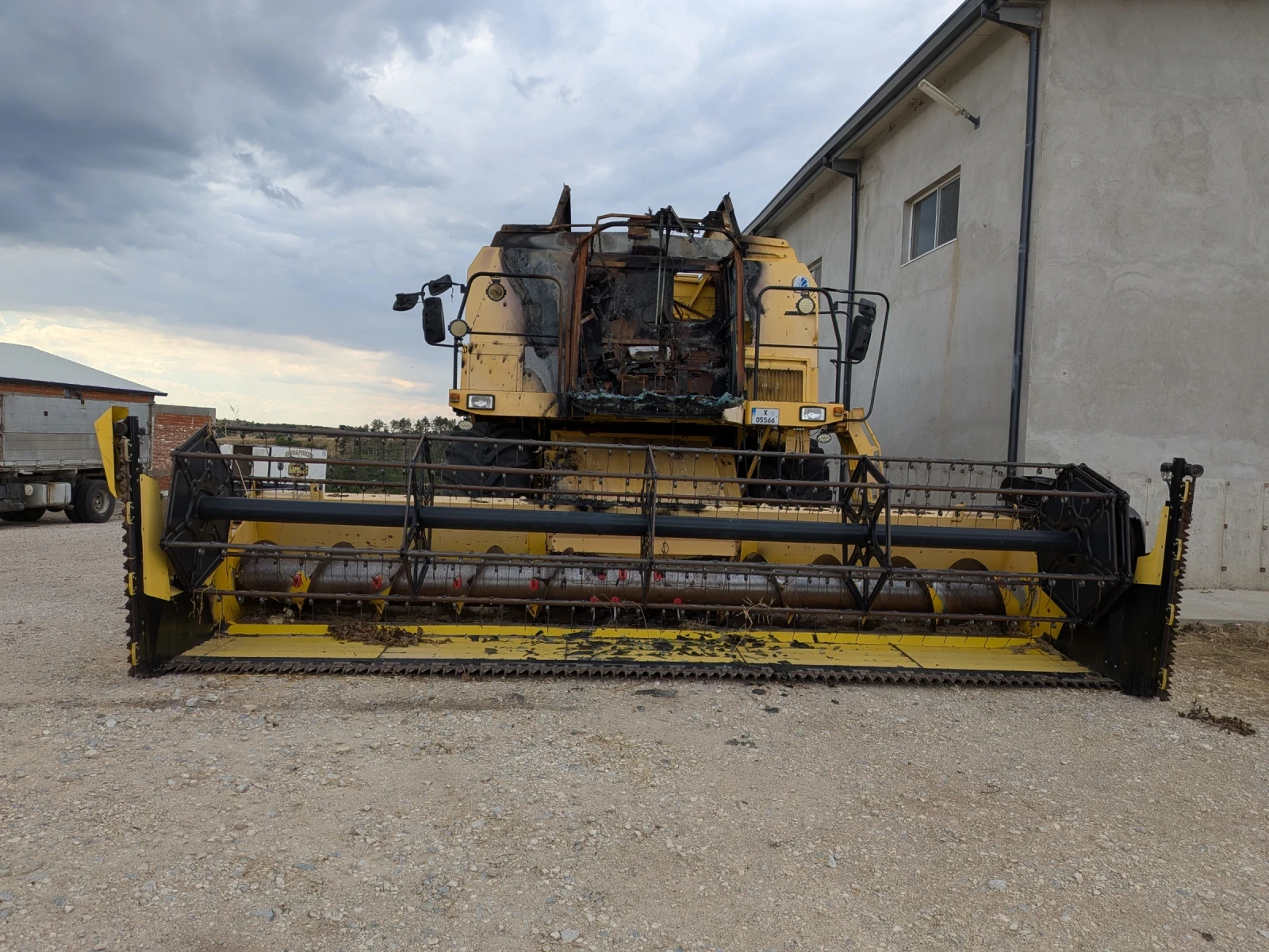 Комбайн New Holland TX66