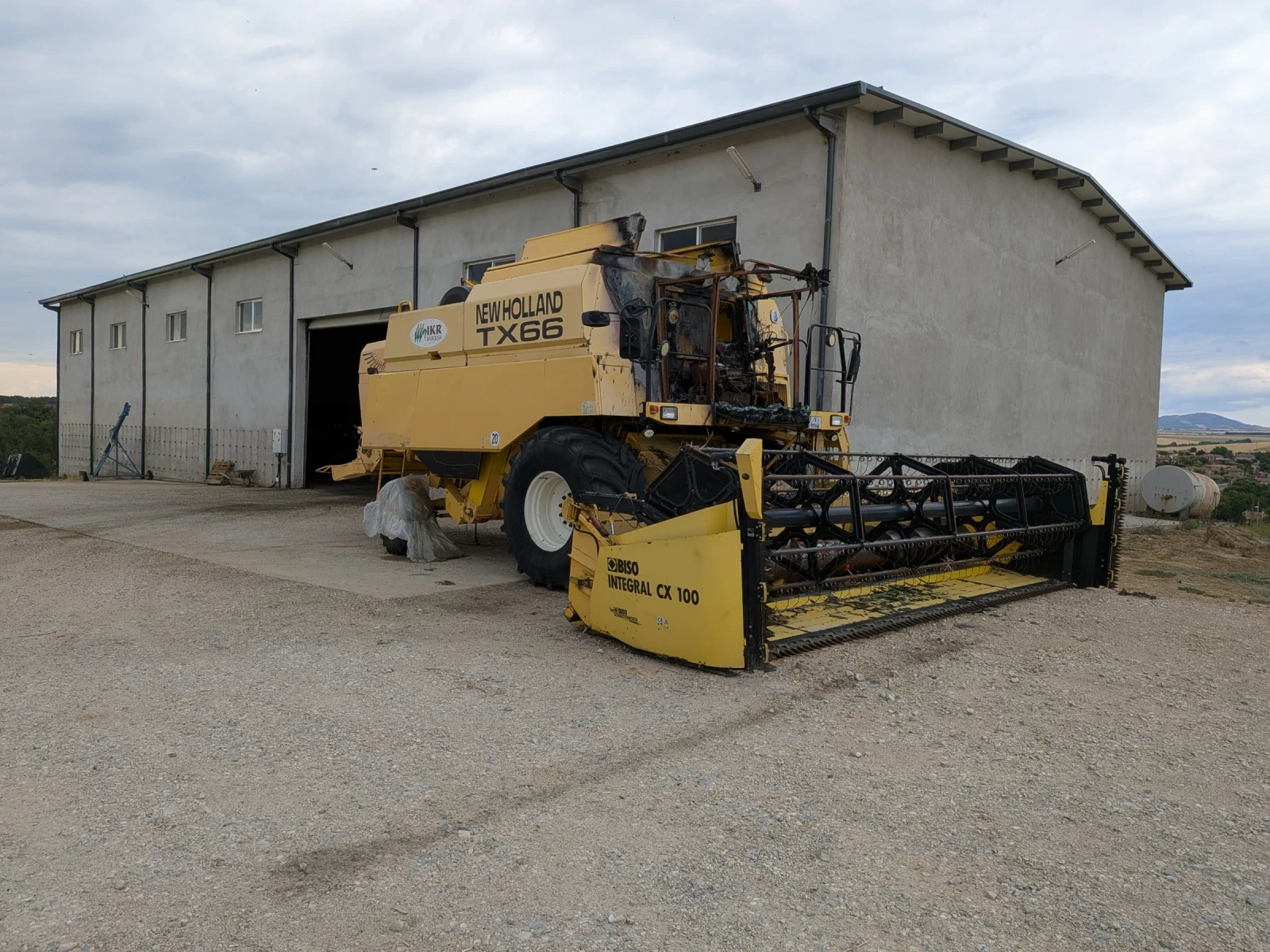 Комбайн New Holland TX66, снимка 2 - Селскостопанска техника - 55164977