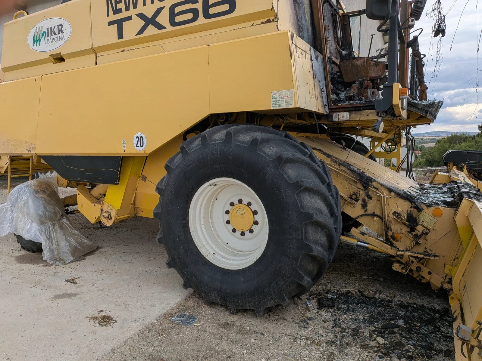 Комбайн New Holland TX66, снимка 3 - Селскостопанска техника - 55164977
