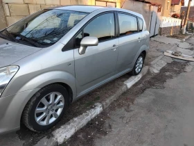 Toyota Corolla verso, снимка 2