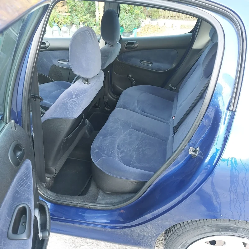 Peugeot 206 1.1, снимка 11 - Автомобили и джипове - 47500625