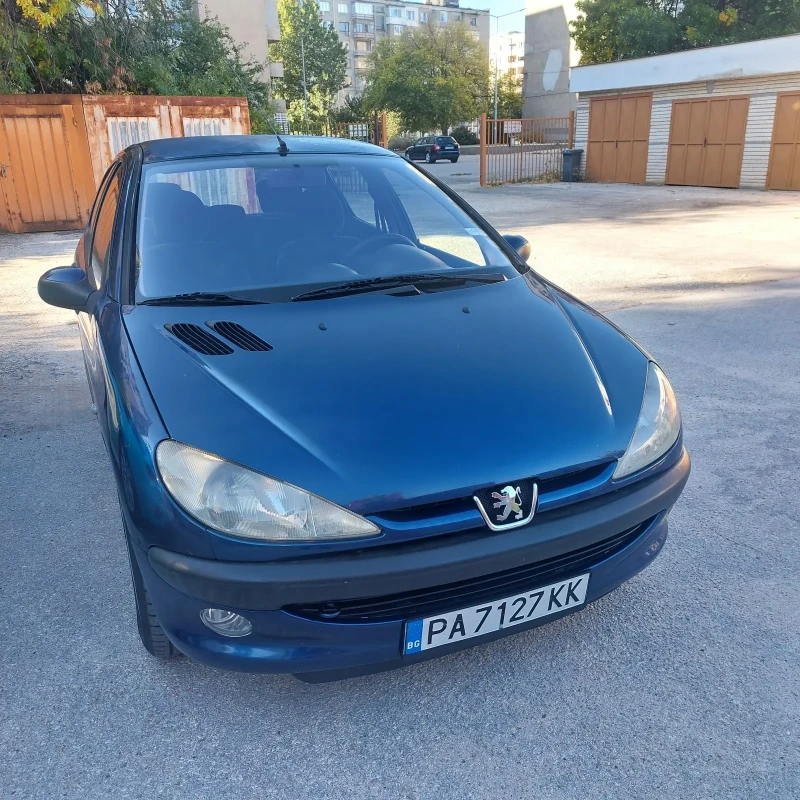 Peugeot 206 1.1, снимка 4 - Автомобили и джипове - 47500625