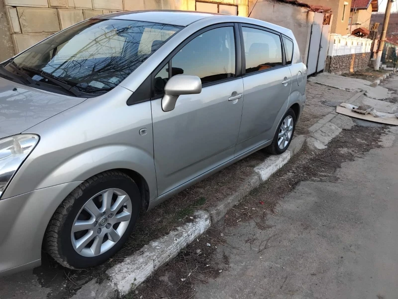 Toyota Corolla verso, снимка 2 - Автомобили и джипове - 49440434