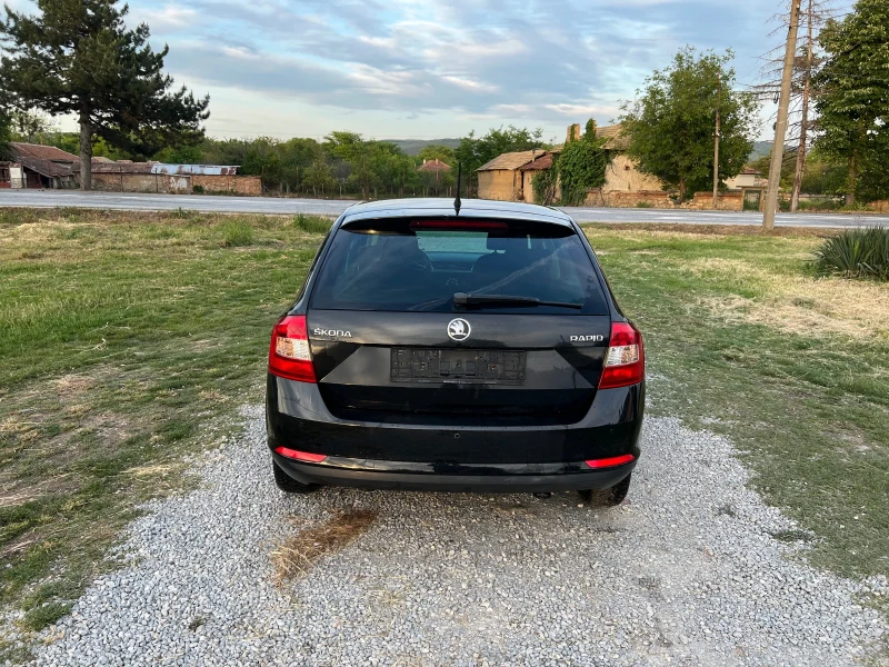 Skoda Rapid, снимка 14 - Автомобили и джипове - 50376785