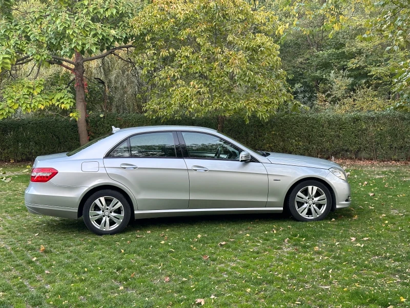 Mercedes-Benz E 250 4 MATIC, снимка 5 - Автомобили и джипове - 52627044