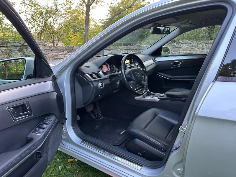 Mercedes-Benz E 250 4 MATIC, снимка 7 - Автомобили и джипове - 52627044