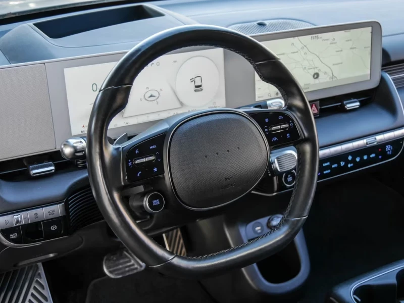 Hyundai Ioniq 325HP/UNIQ/4X4/PANO/360/HUD/BOSE/784v, снимка 5 - Автомобили и джипове - 52236047