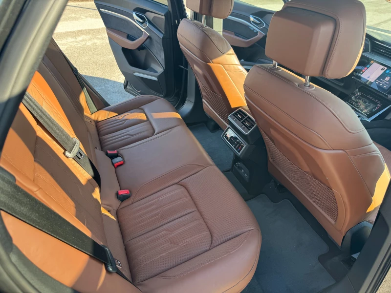 Audi E-Tron 55 quattro, снимка 12 - Автомобили и джипове - 53019542