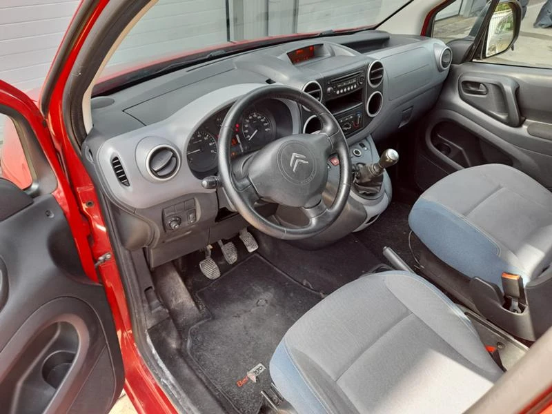 Citroen Berlingo 1.6hdi 75к.с., снимка 7 - Автомобили и джипове - 47180984