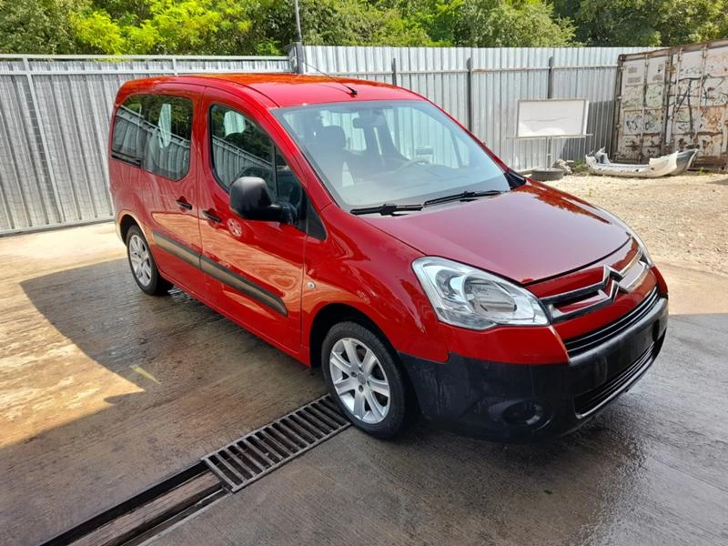 Citroen Berlingo 1.6hdi 75к.с., снимка 2 - Автомобили и джипове - 47180984