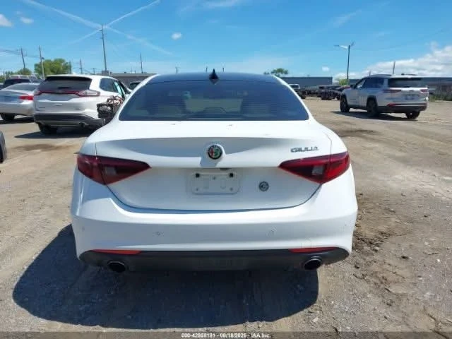 Alfa Romeo Giulia TI RWD - изображение 9