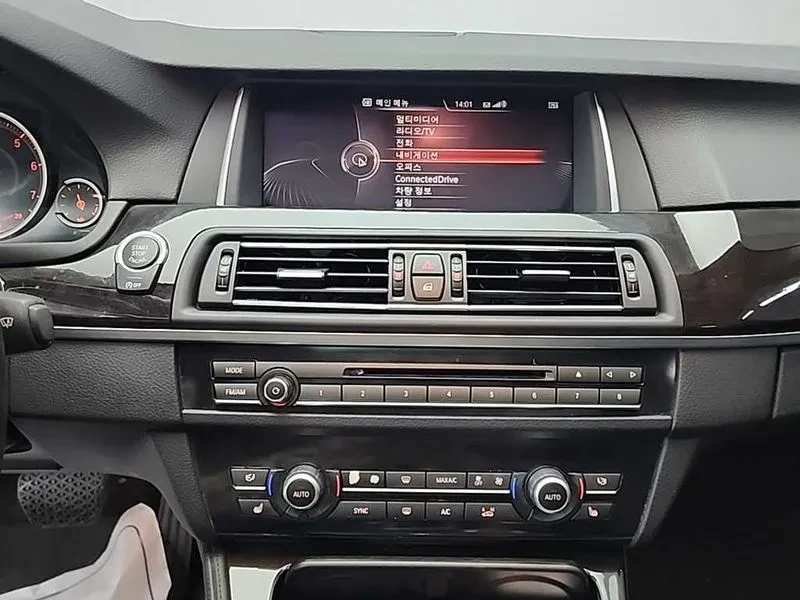 BMW 528 I xDrive - САМО 30% АВАНС, снимка 10 - Автомобили и джипове - 55803167