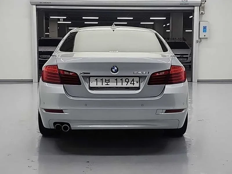 BMW 528 I xDrive - САМО 30% АВАНС, снимка 3 - Автомобили и джипове - 55803167