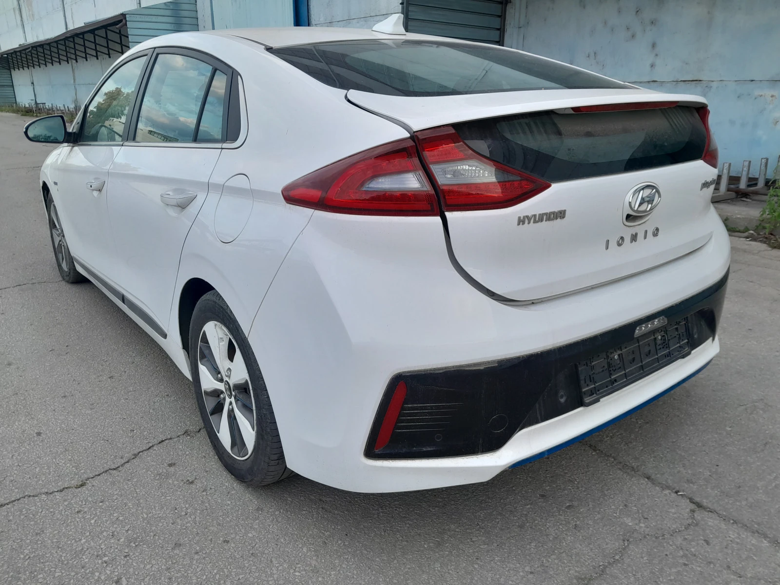 Hyundai Ioniq Premium  - изображение 4