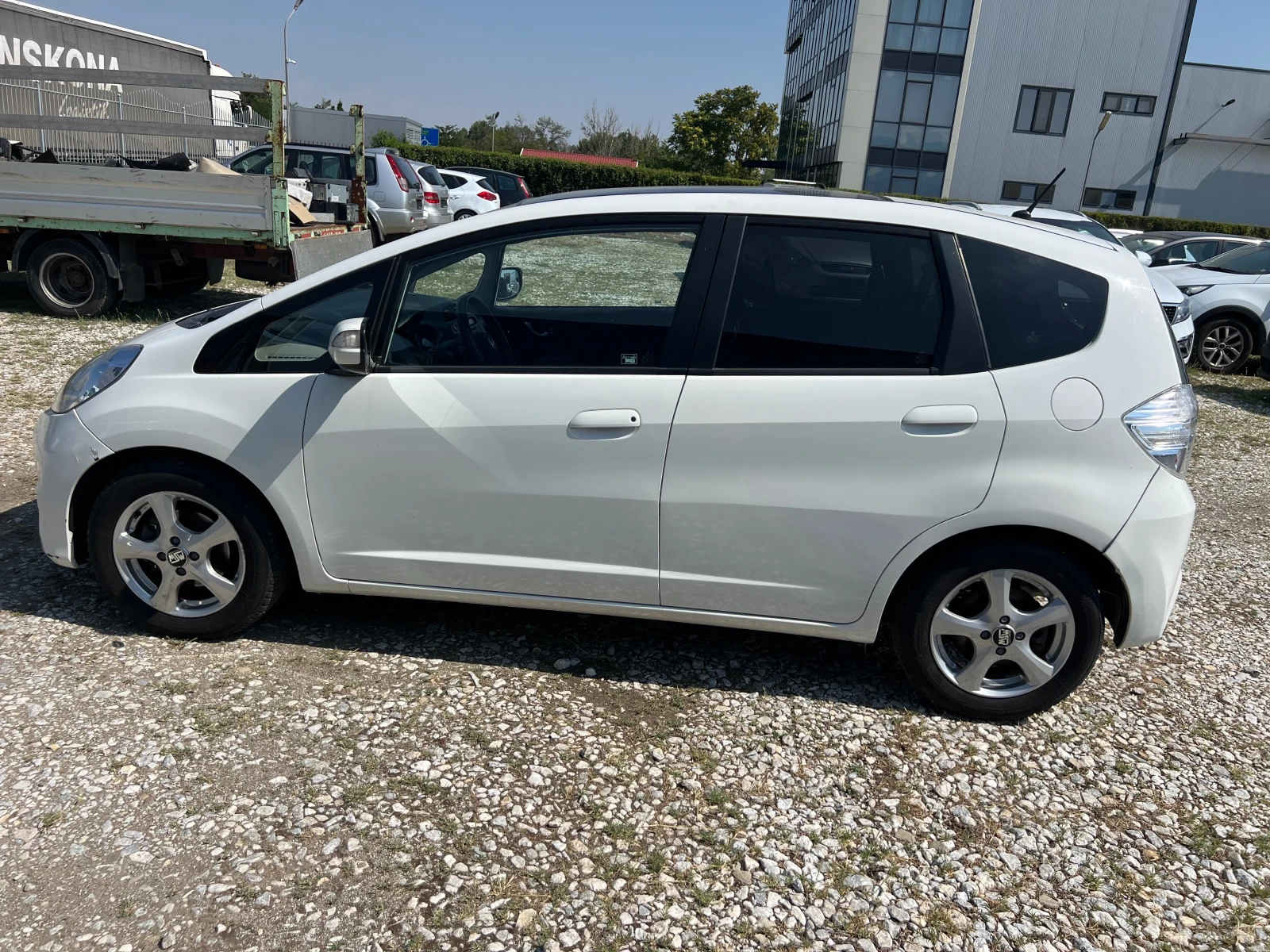 Honda Jazz 1.3 HYBRID - изображение 8