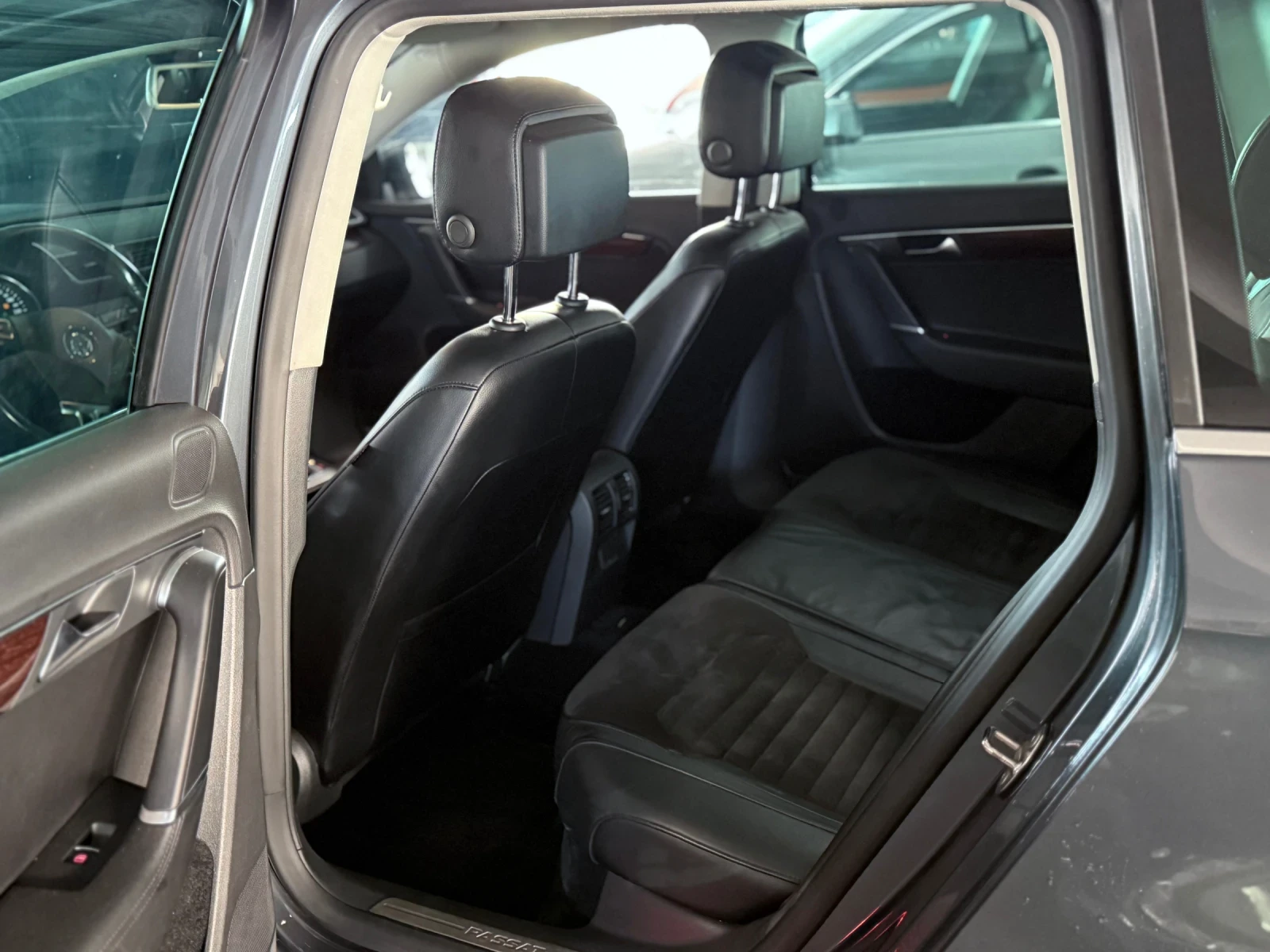 VW Passat 2.0 - изображение 10