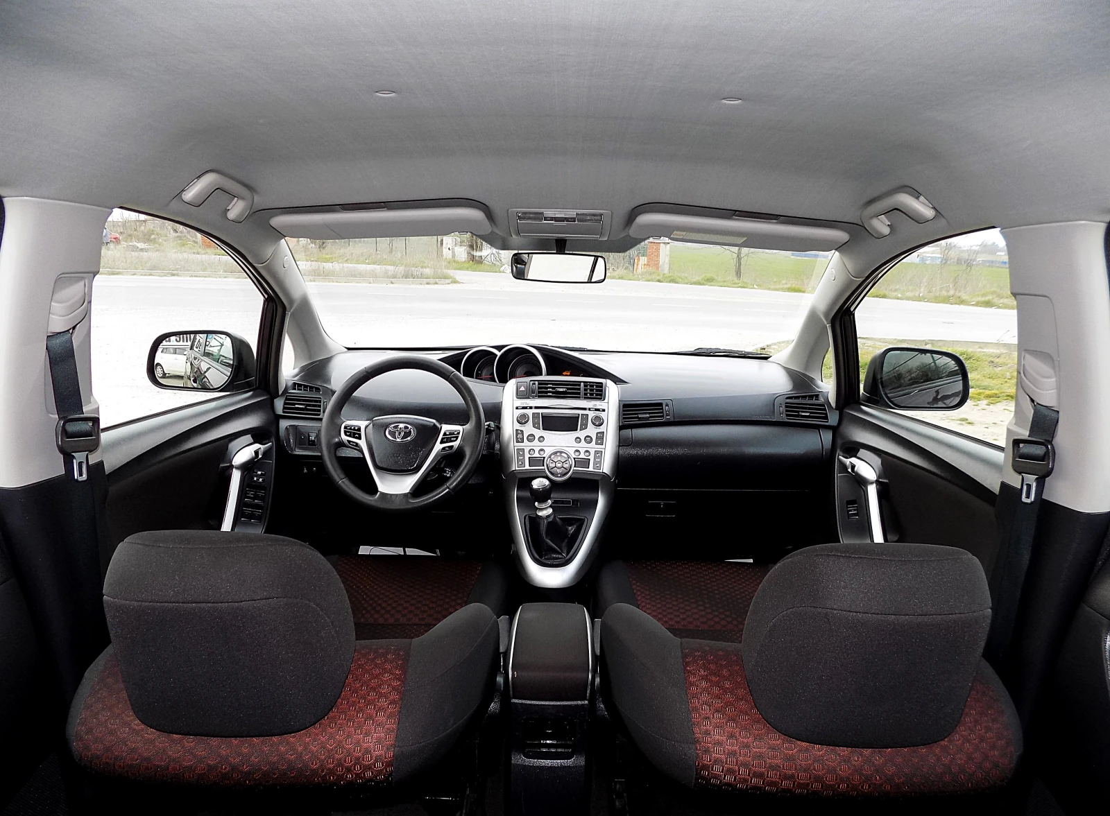 Toyota Verso 2.0D-4D/126к.с./6ск./2011г., снимка 8 - Автомобили и джипове - 53727960