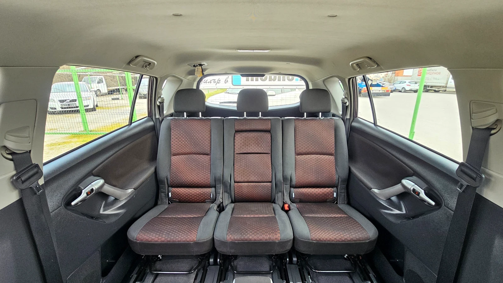 Toyota Verso 2.0D-4D/126к.с./6ск./2011г., снимка 10 - Автомобили и джипове - 53727960