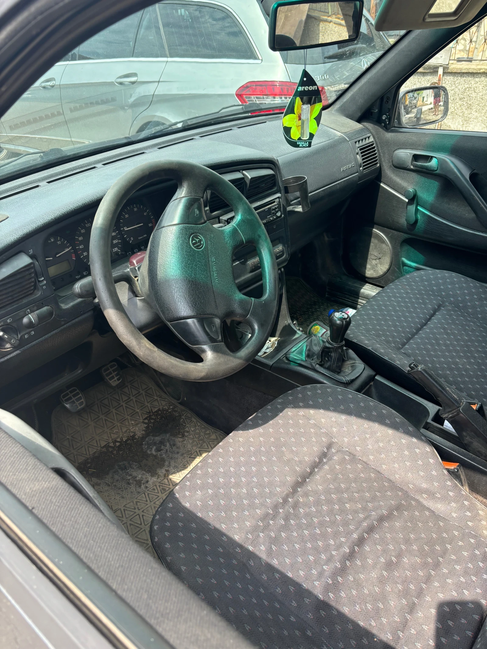 VW Passat 3, снимка 3 - Автомобили и джипове - 53810873