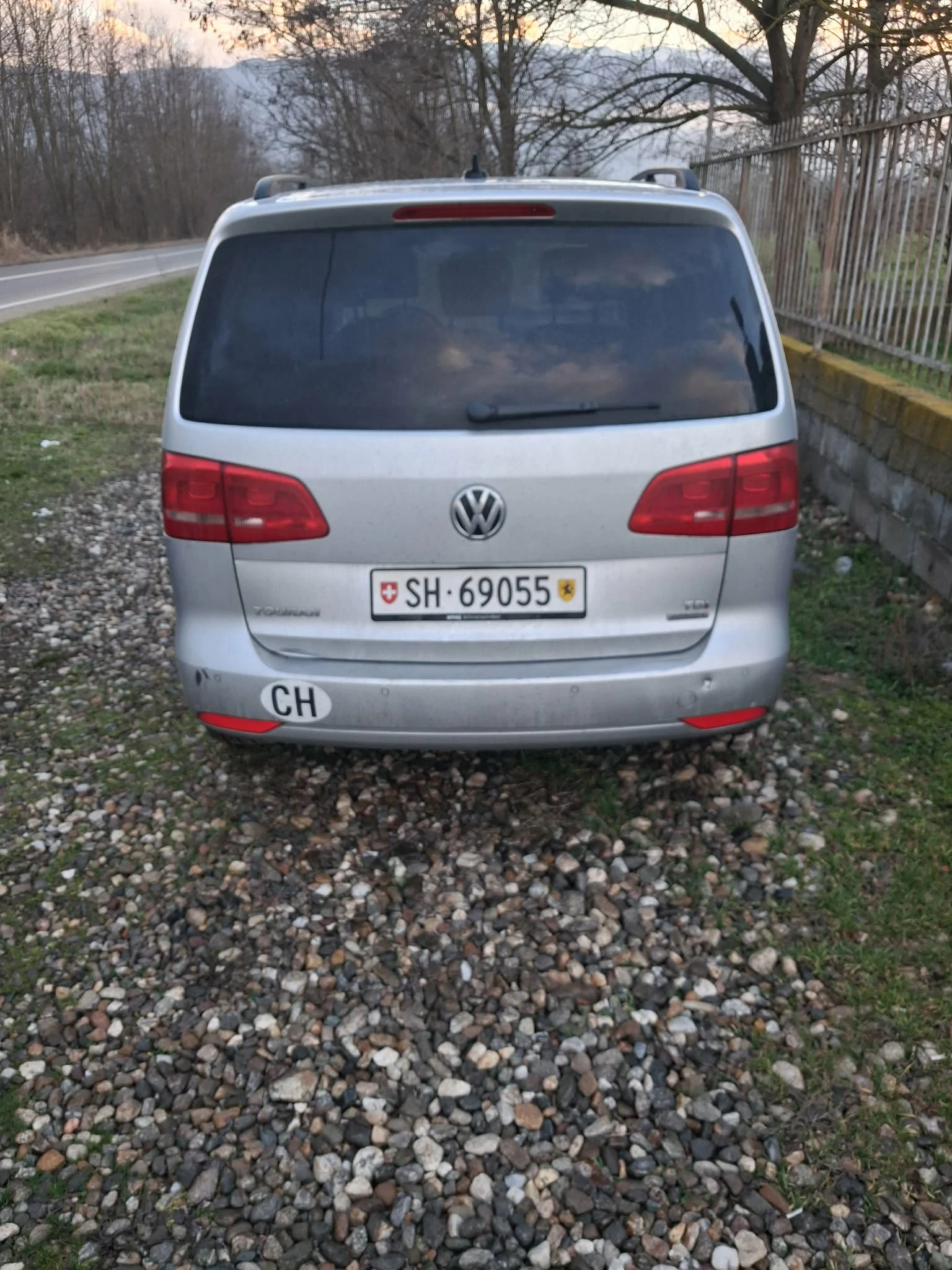 VW Touran, снимка 2 - Автомобили и джипове - 53848823