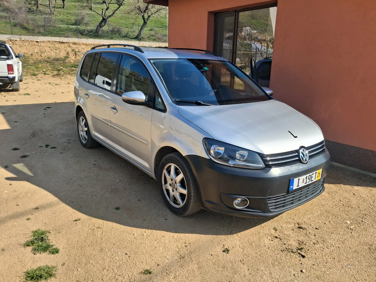 VW Touran, снимка 6 - Автомобили и джипове - 53848823