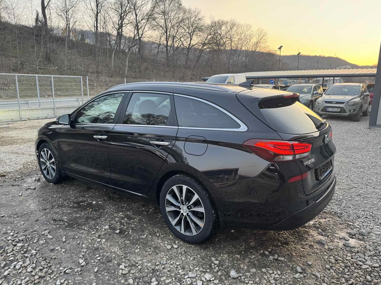 Hyundai I30 1.6DIESEL* FULL* AVTOMAT* EVRO6, снимка 4 - Автомобили и джипове - 53866095