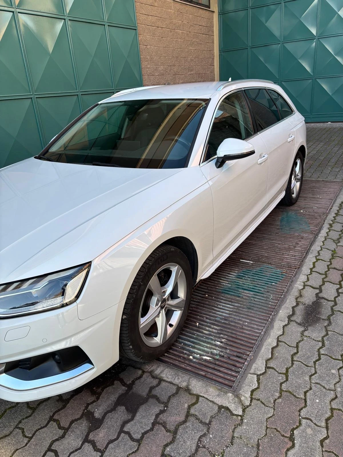 Audi A4 35 TDI S-tronic, снимка 2 - Автомобили и джипове - 54339702