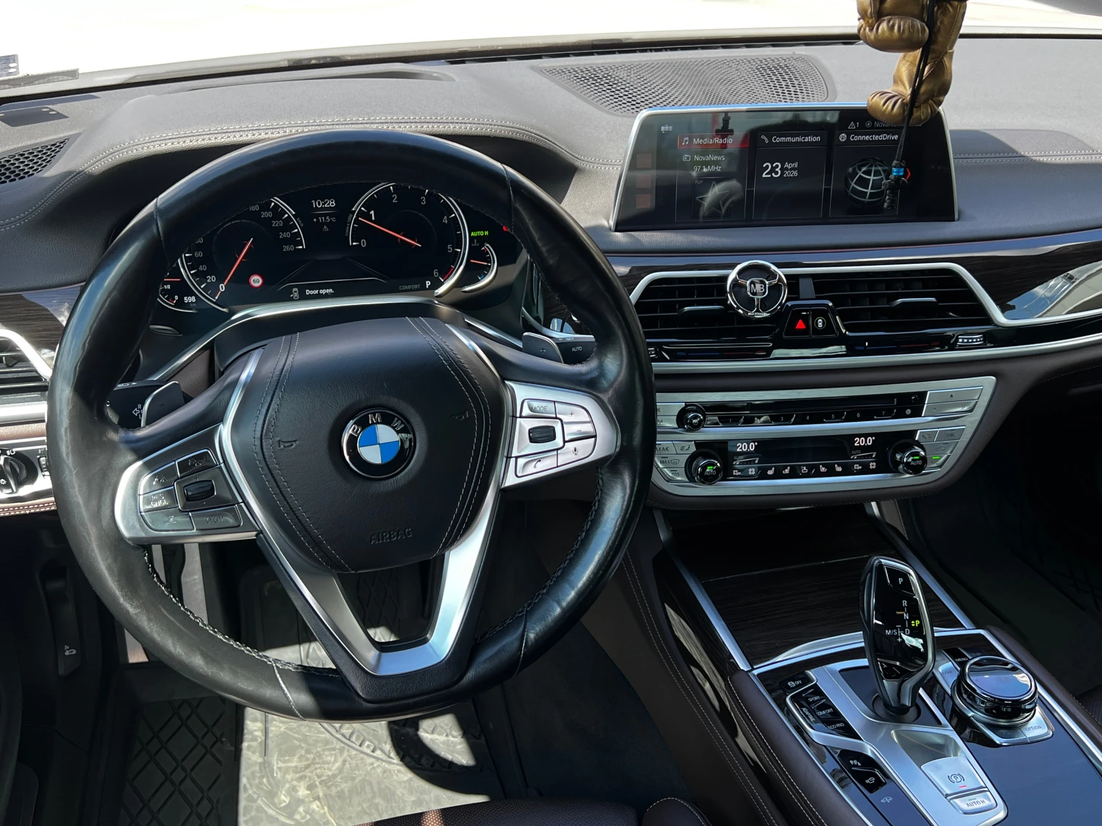 BMW 740 d xDrive, снимка 7 - Автомобили и джипове - 54440649