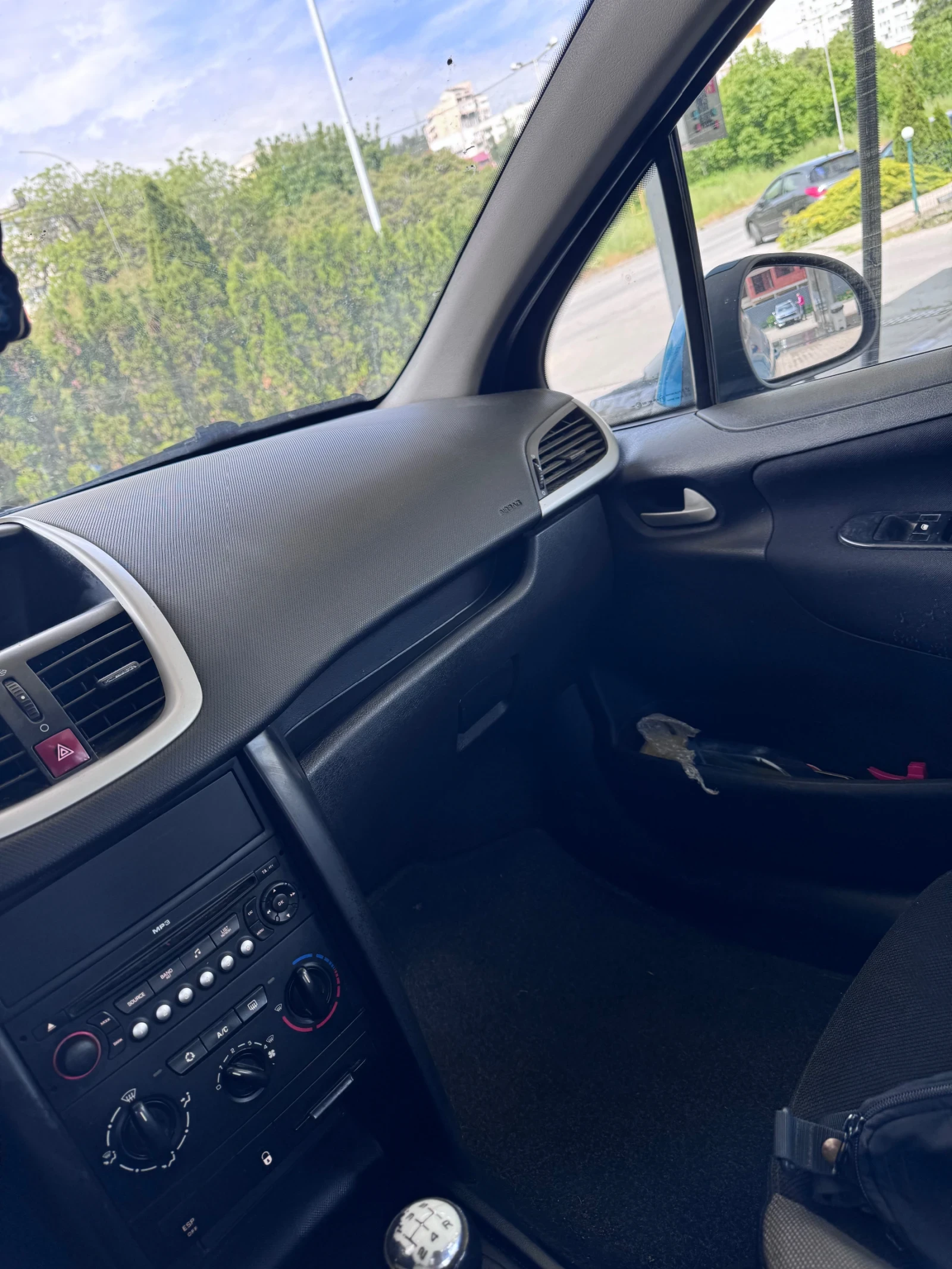 Peugeot 207, снимка 7 - Автомобили и джипове - 54663569