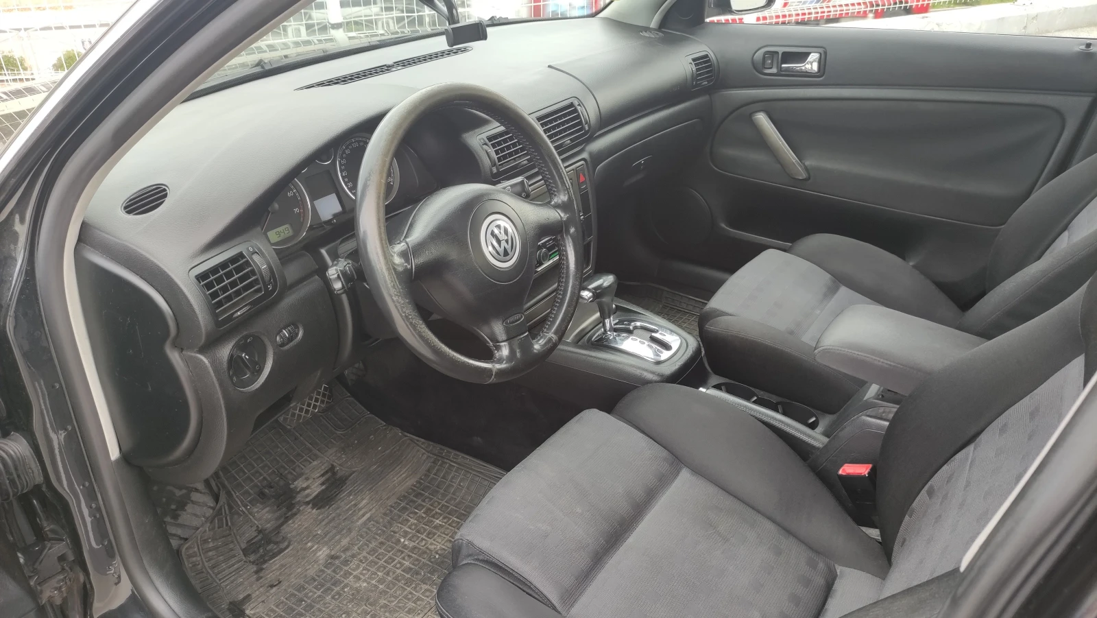 VW Passat 1.8T Автоматик, снимка 4 - Автомобили и джипове - 54731681