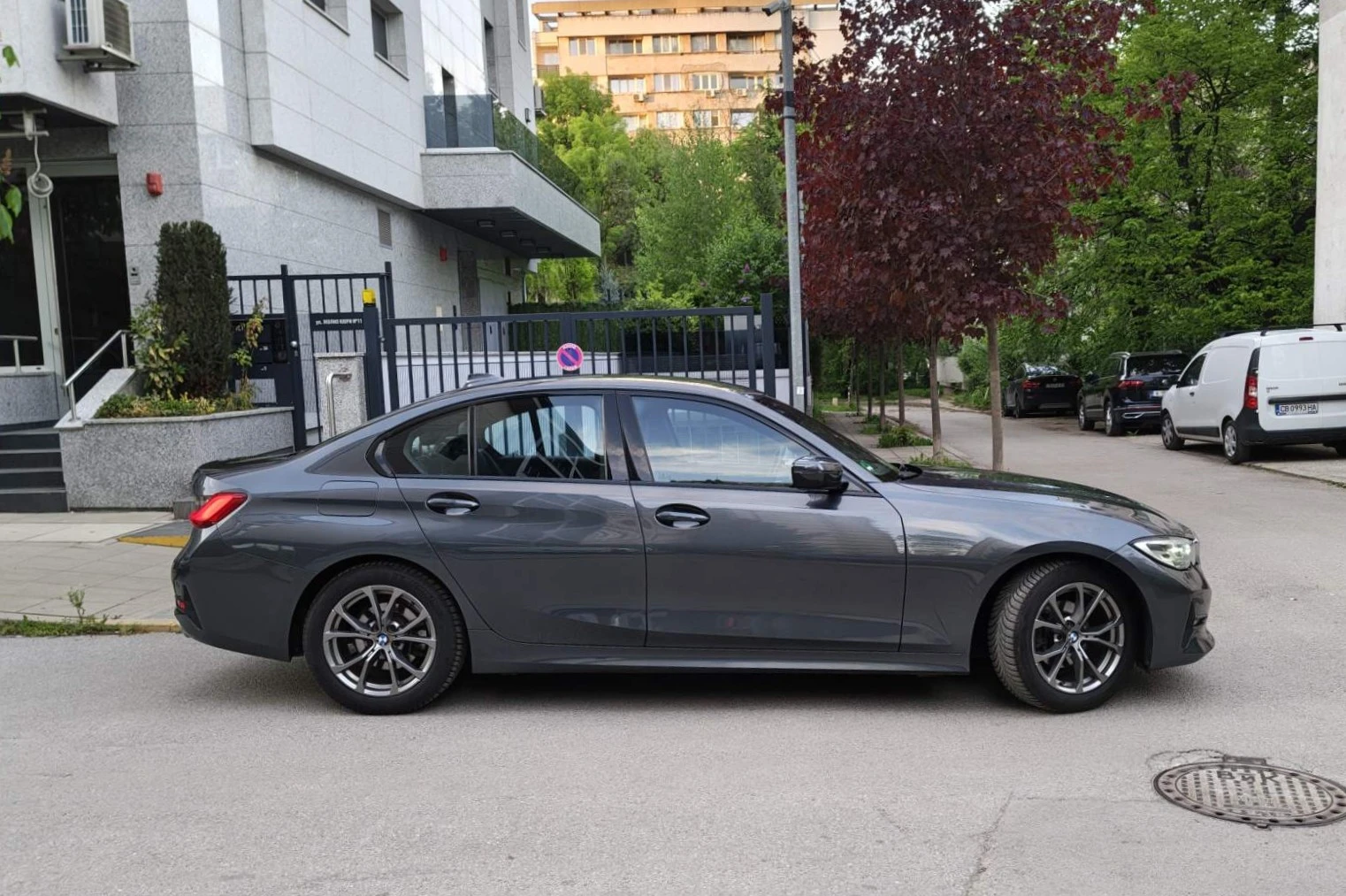 BMW 318 d в Гаранция, снимка 5 - Автомобили и джипове - 55133325
