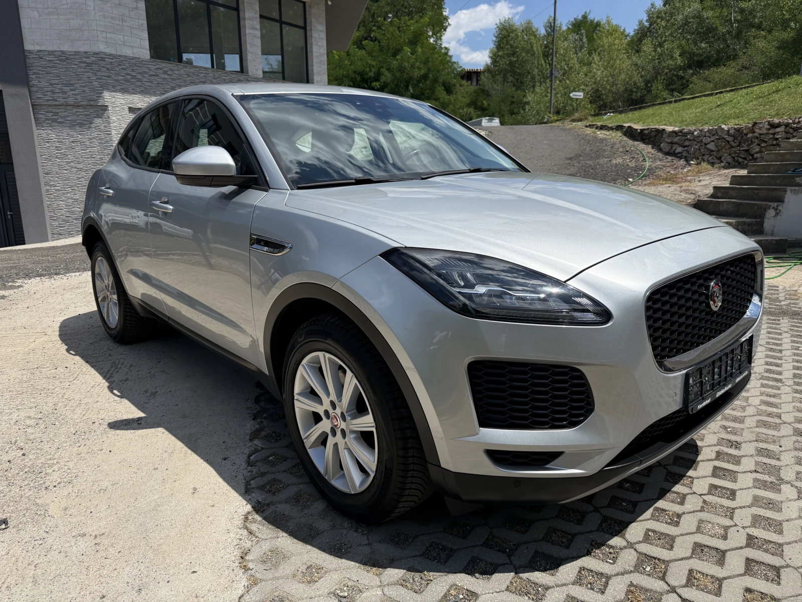 Jaguar E-pace 2.0d AWD, снимка 2 - Автомобили и джипове - 55471881