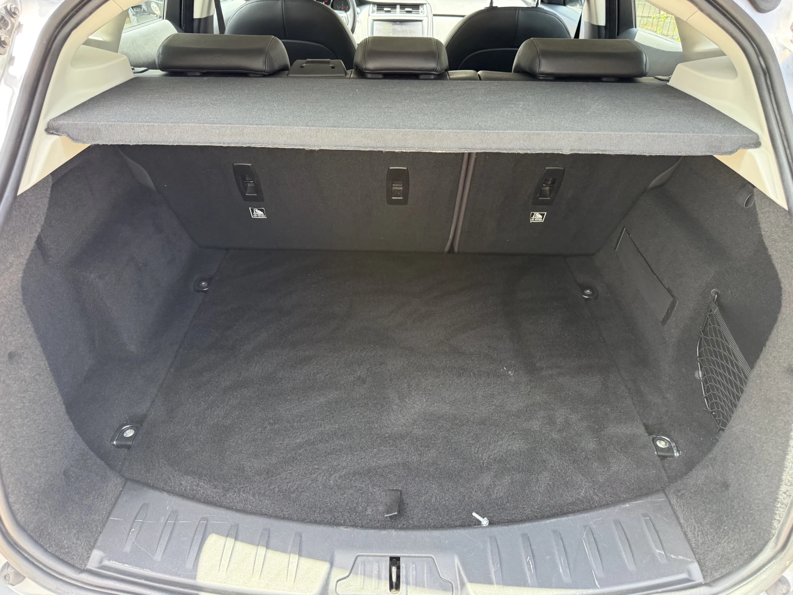 Jaguar E-pace 2.0d AWD, снимка 14 - Автомобили и джипове - 55471881
