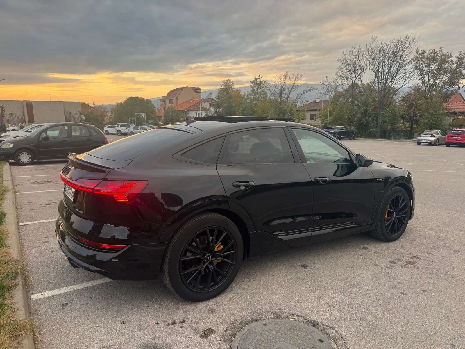 Audi E-Tron 50 Sportback 3xS-Line* ShadowLine* B&O* Panorama | Mobile.bg � ����������� 3