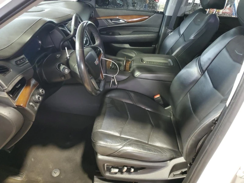 Cadillac Escalade LUXURY AWD/* АВТОКРЕДИТ, снимка 7 - Автомобили и джипове - 52523188